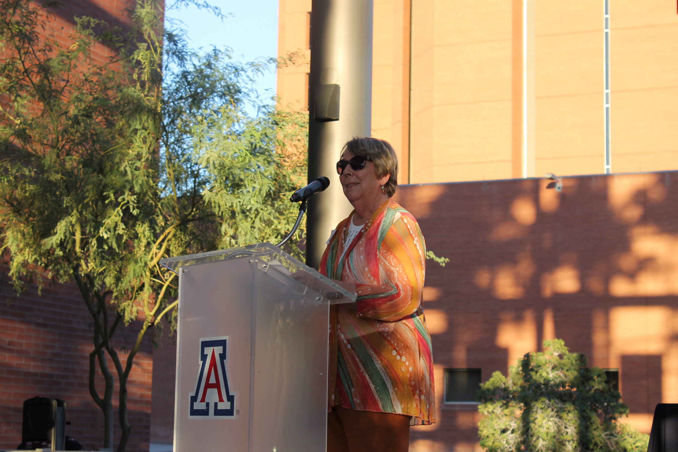 Linda Leatherman presents the 2022 Vision Award Winner