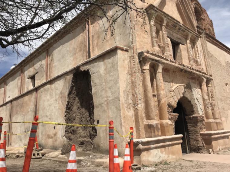 adobe failure on the side of the San José de Tumacácori church