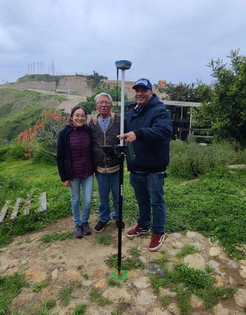 A photograph of Alma Anides Morales, Jorge Ibañez (“Don Jorge”), and Dr. Gudiño-Elizondo